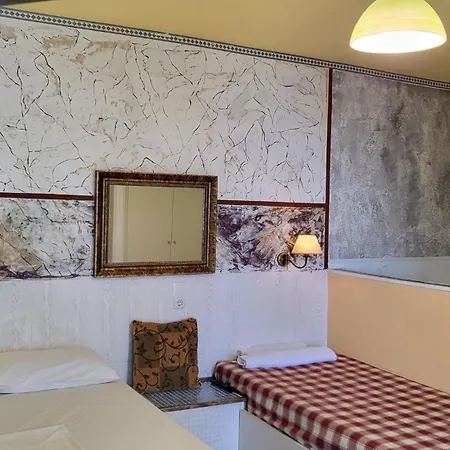 Hermes Korifi Appartement *